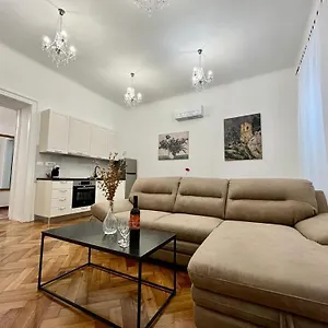 Apartman Lux Apartmans, Pula