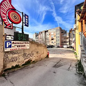 Apartman Arta Center - With Private Parking, Pula
